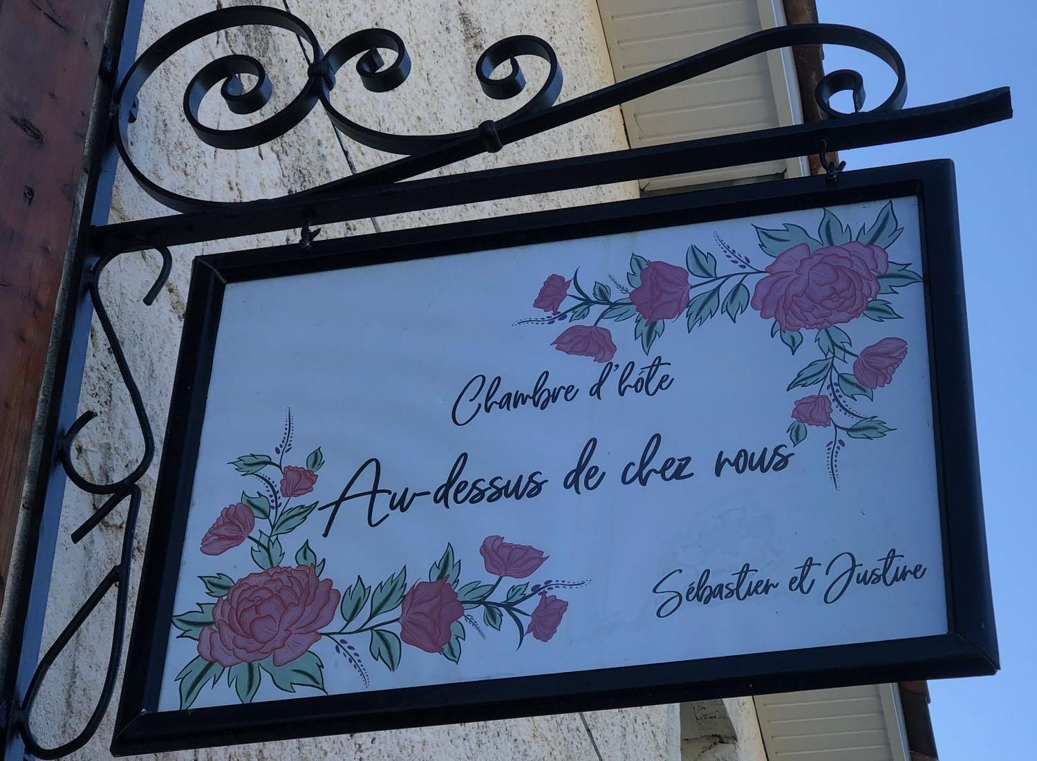 Bed and Breakfast Au Dessus De Chez Nous Doulezon Exteriér fotografie
